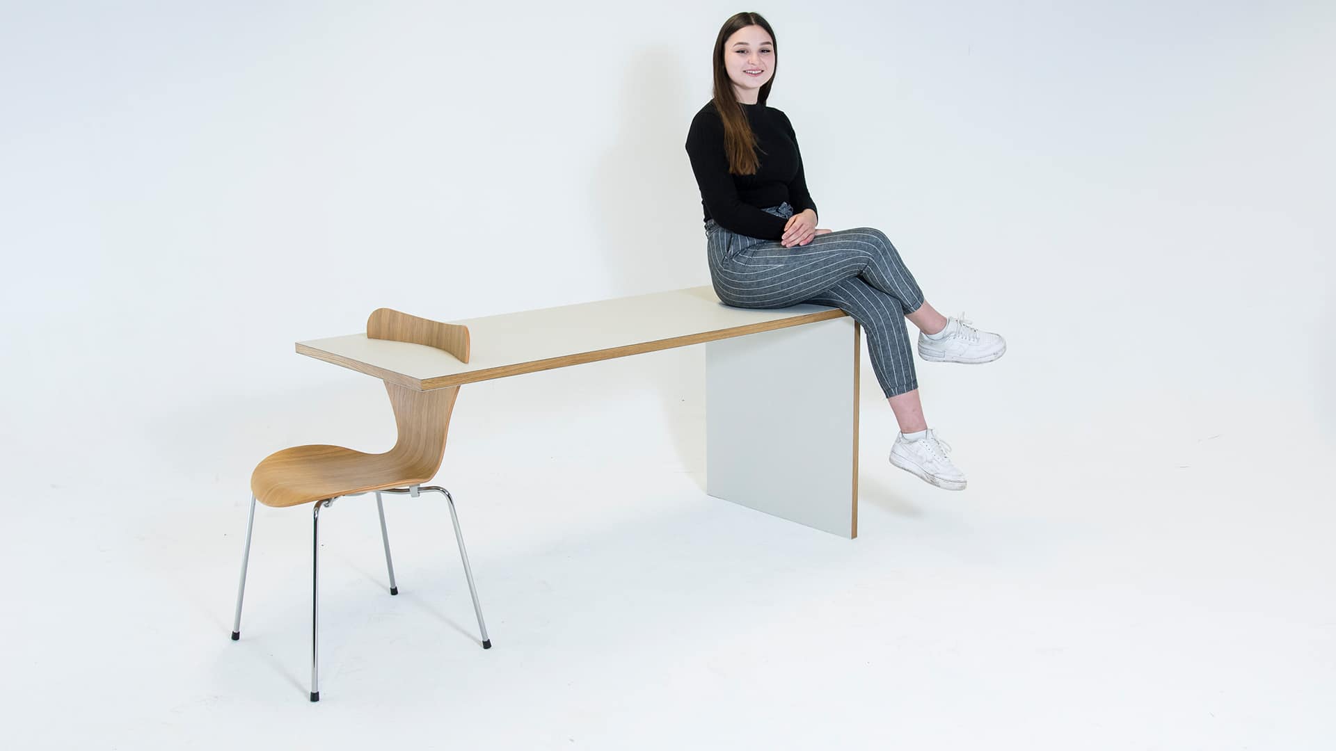 THE WANTED CHAIR SESSEL ELENA EISENBERGER