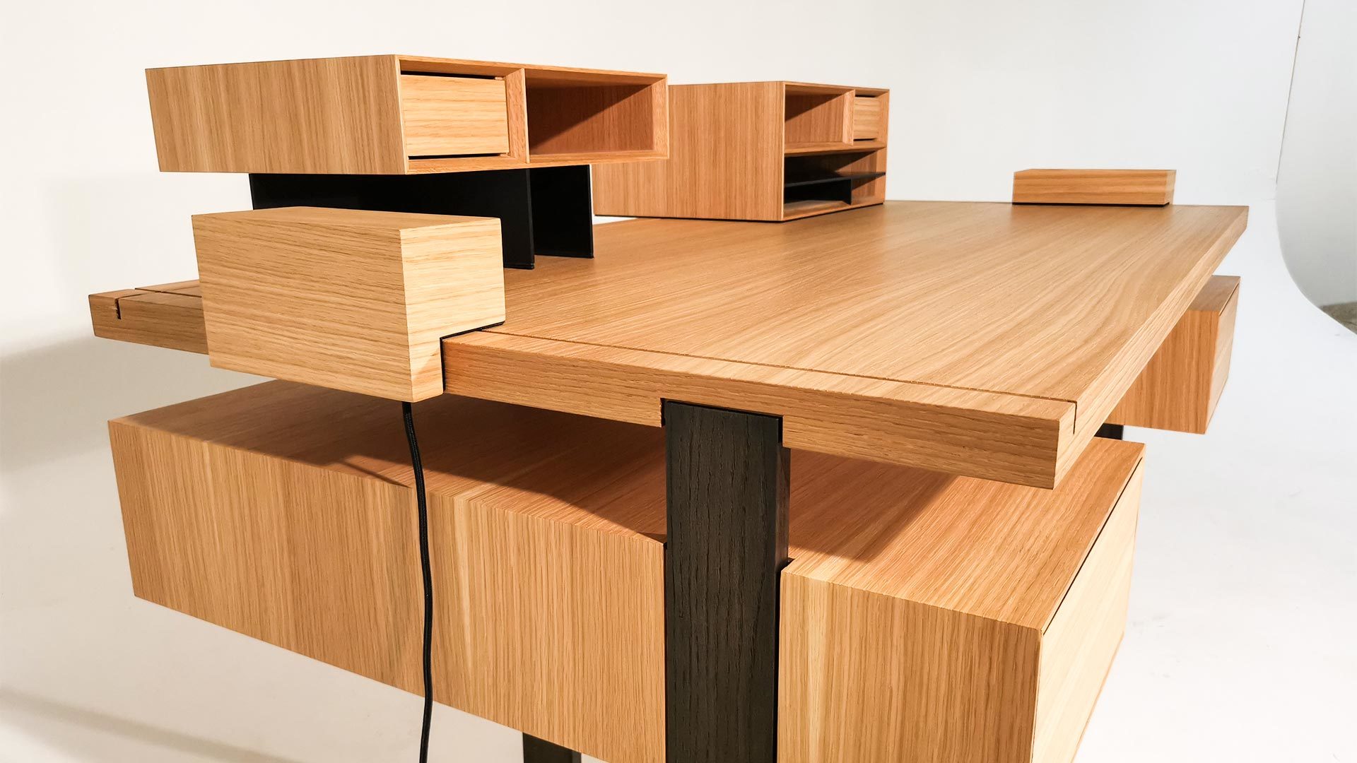 MODULAR DESK SCHREIBTISCH PATRICK FERSCHLI