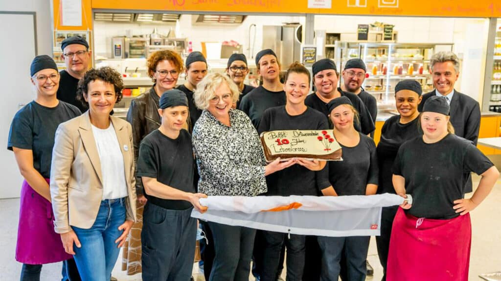 10 JAHRE SCHULBUFFET LEBENSGROSS AN DER ORTWEINSCHULE